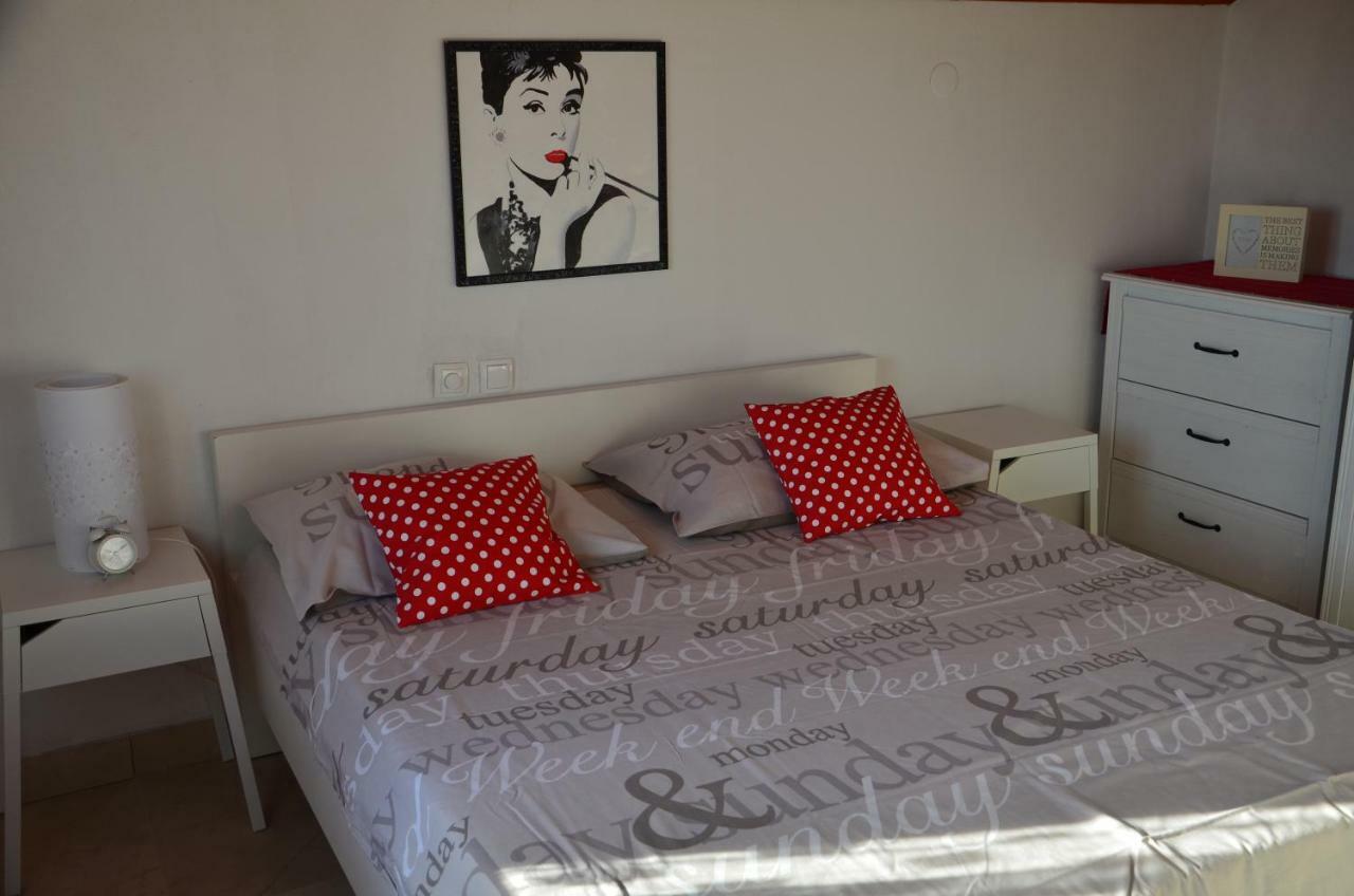 Luana Apartment Milna  Extérieur photo