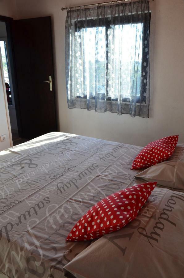 Luana Apartment Milna  Extérieur photo